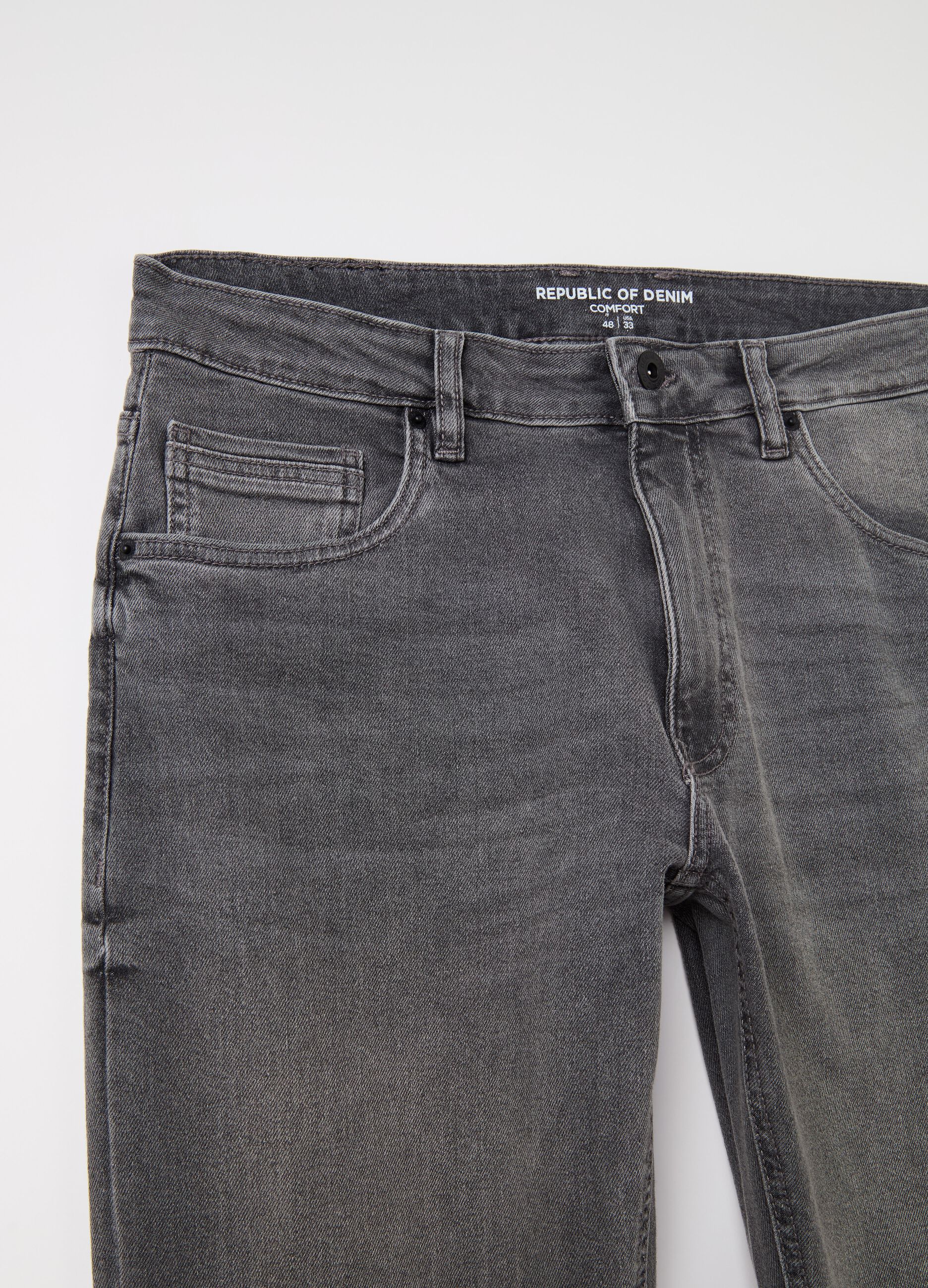 Comfort-fit jeans with five pockets