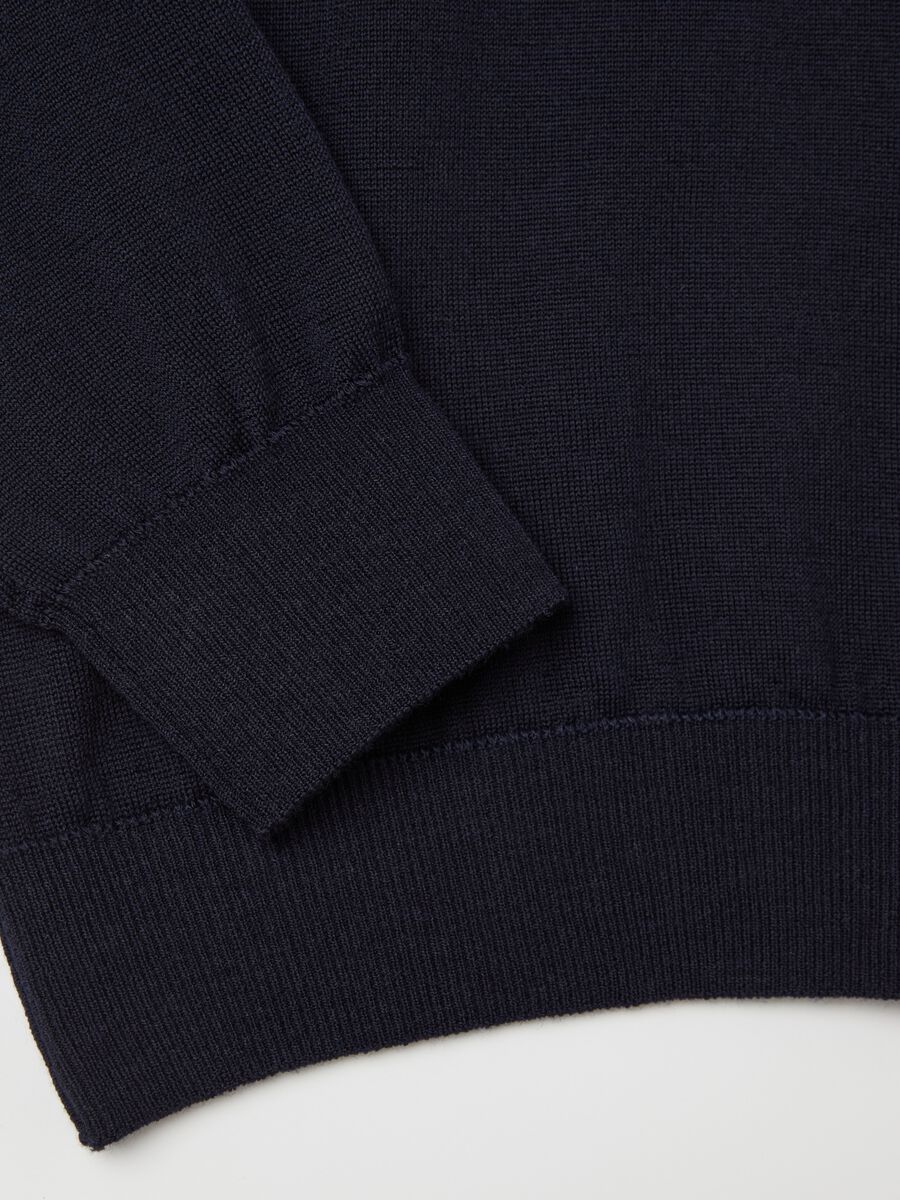 Merino wool top with polo neck_5