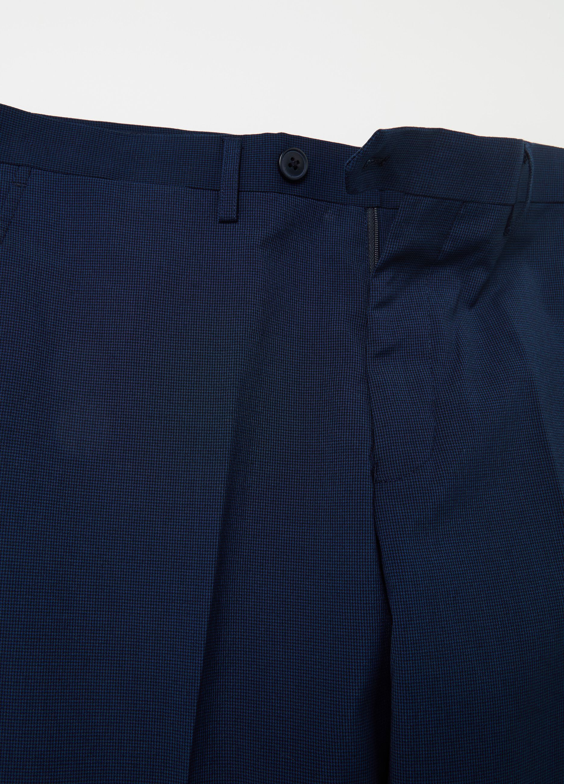 Slim-fit trousers with micro pattern