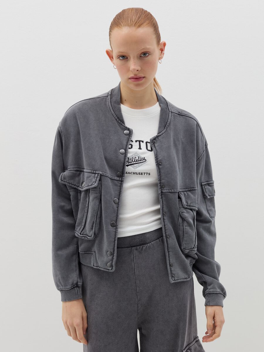 Crop cargo bomber jacket with pockets_0