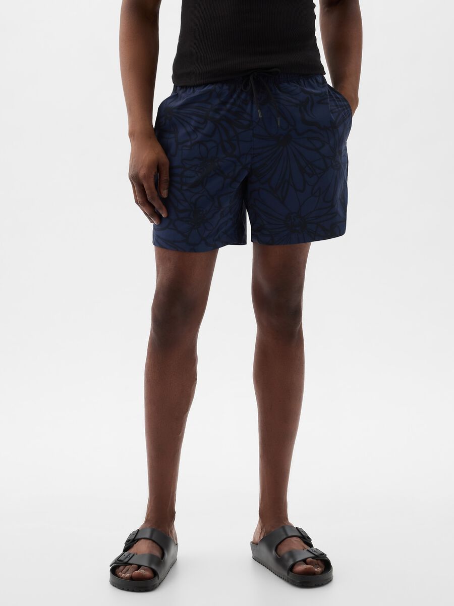 Swimming trunks with pattern and drawstring_2