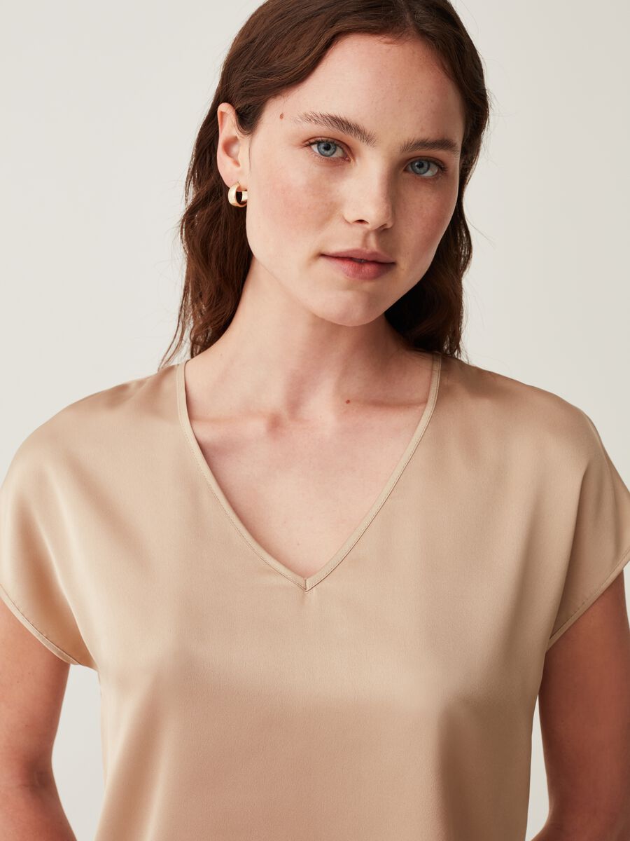 Satin blouse with V neck_3