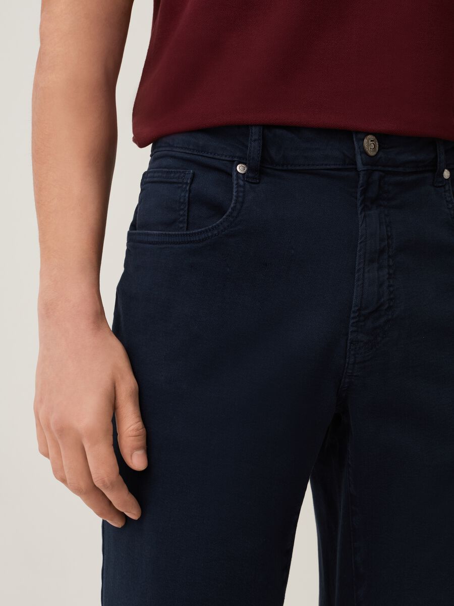 Five-pocket stretch cotton Bermuda shorts_3