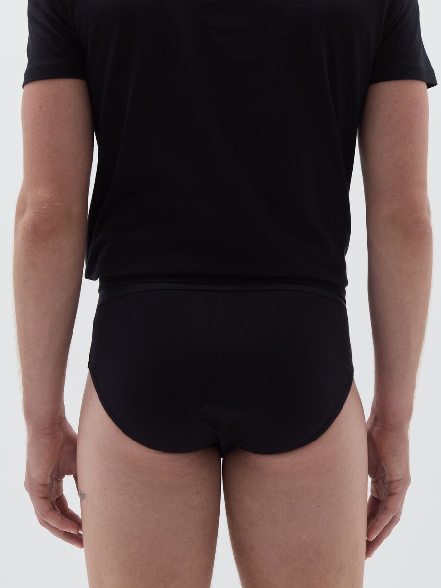 Three-pack briefs with external elastic_2