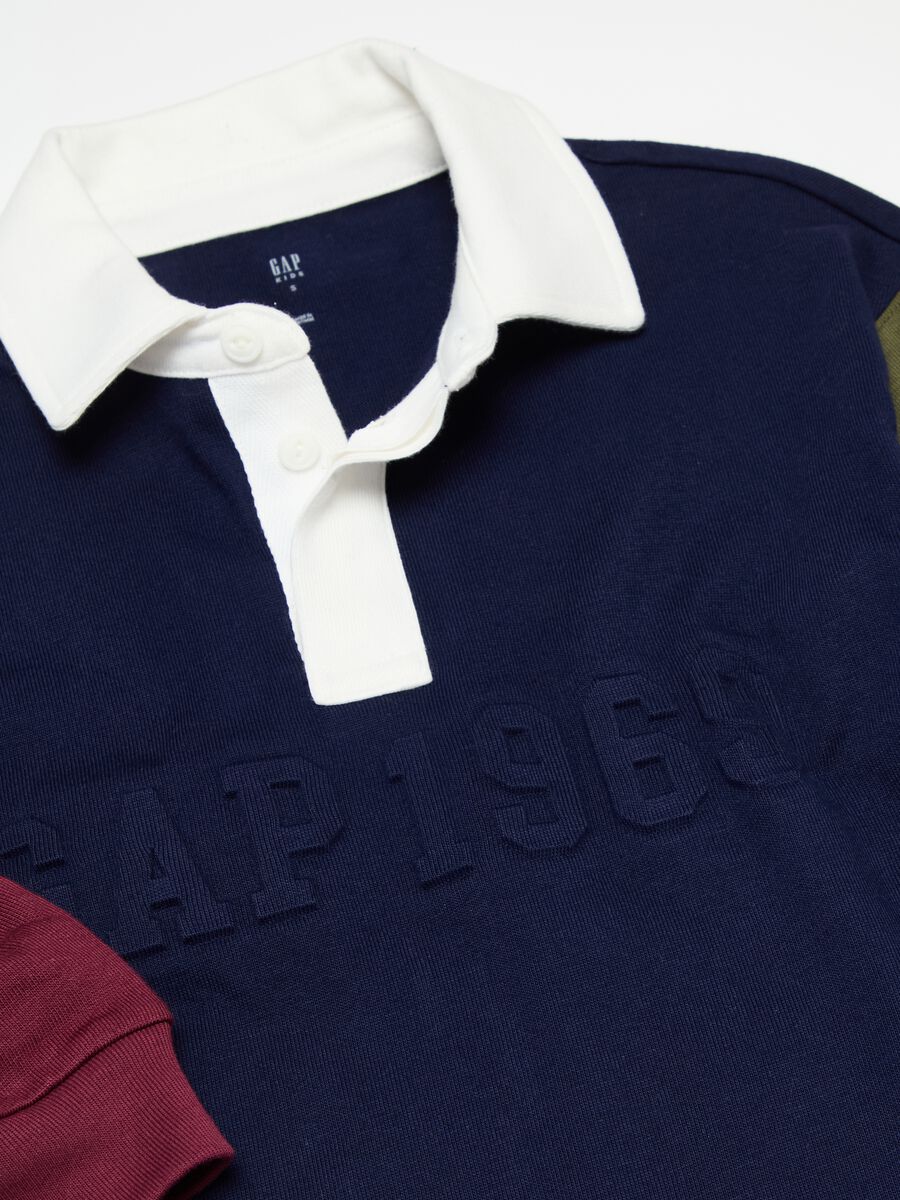 Colour-block polo shirt with embossed logo_2