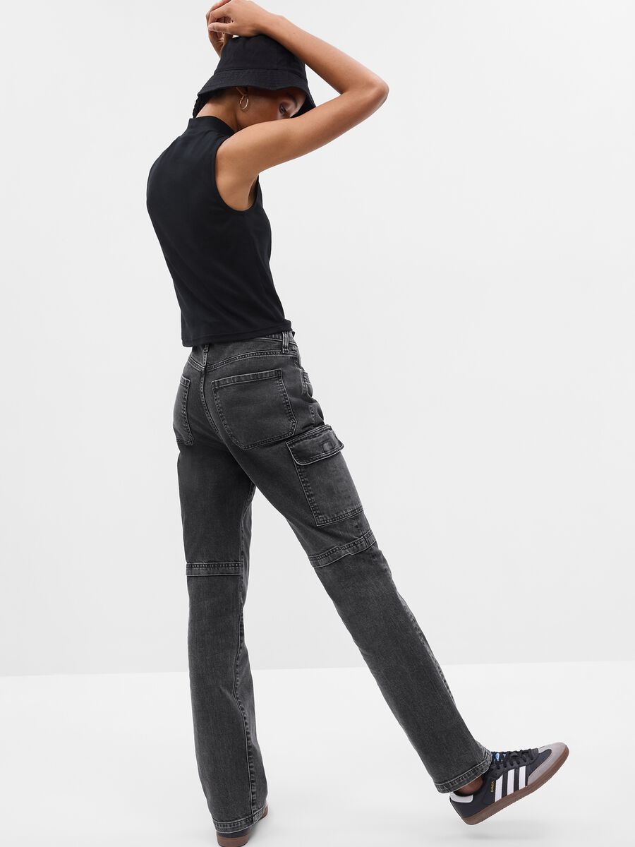 Loose-fit cargo jeans with high waist_1