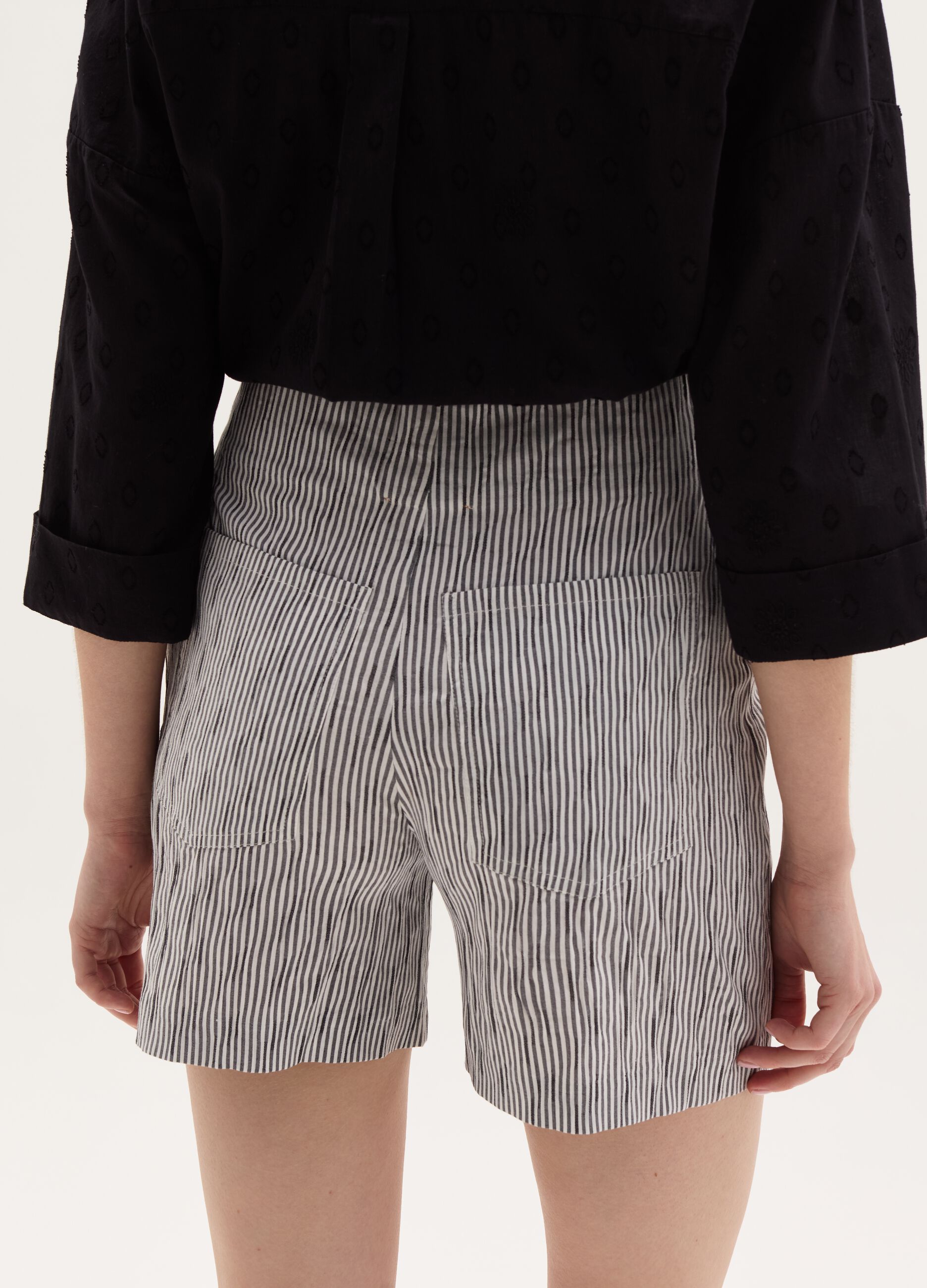 Maternity shorts with thin stripes