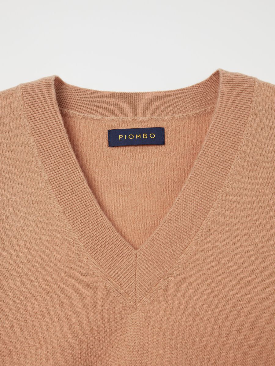 V-neck pullover in wool_5