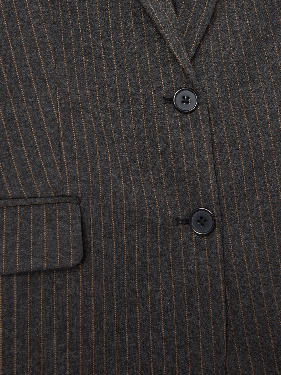 Single-breasted pinstriped blazer_5