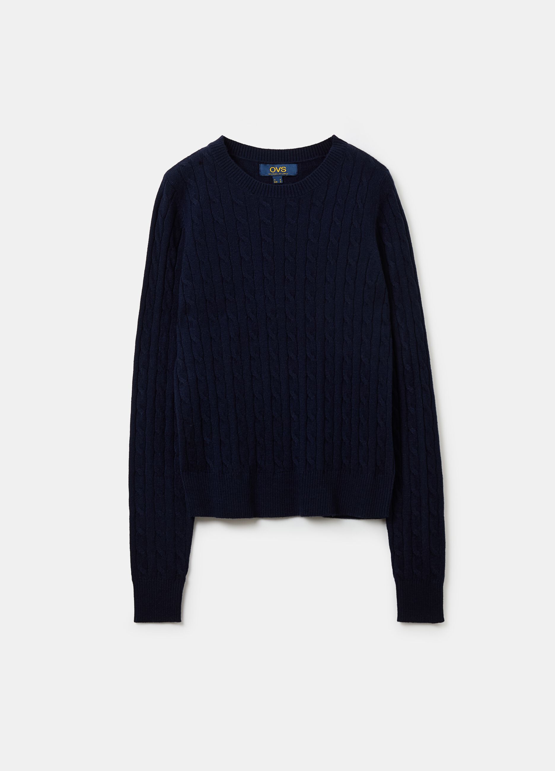 Ribbed pullover with cable-knit design