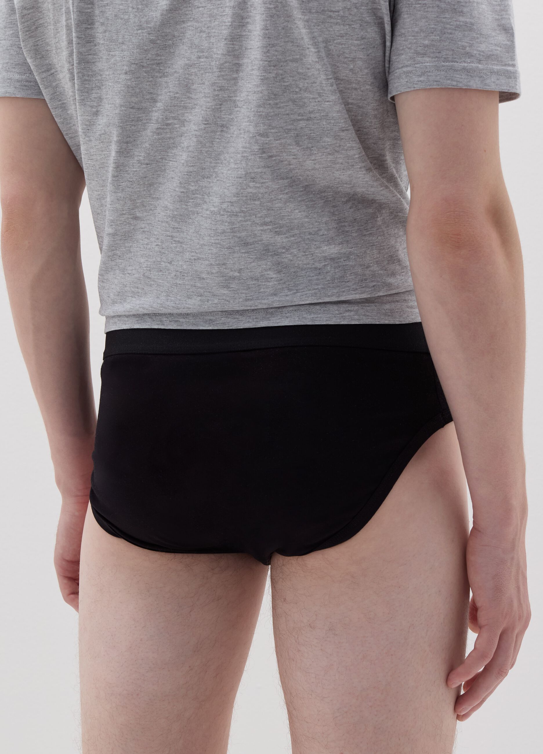 Two-pack briefs with contrasting piping