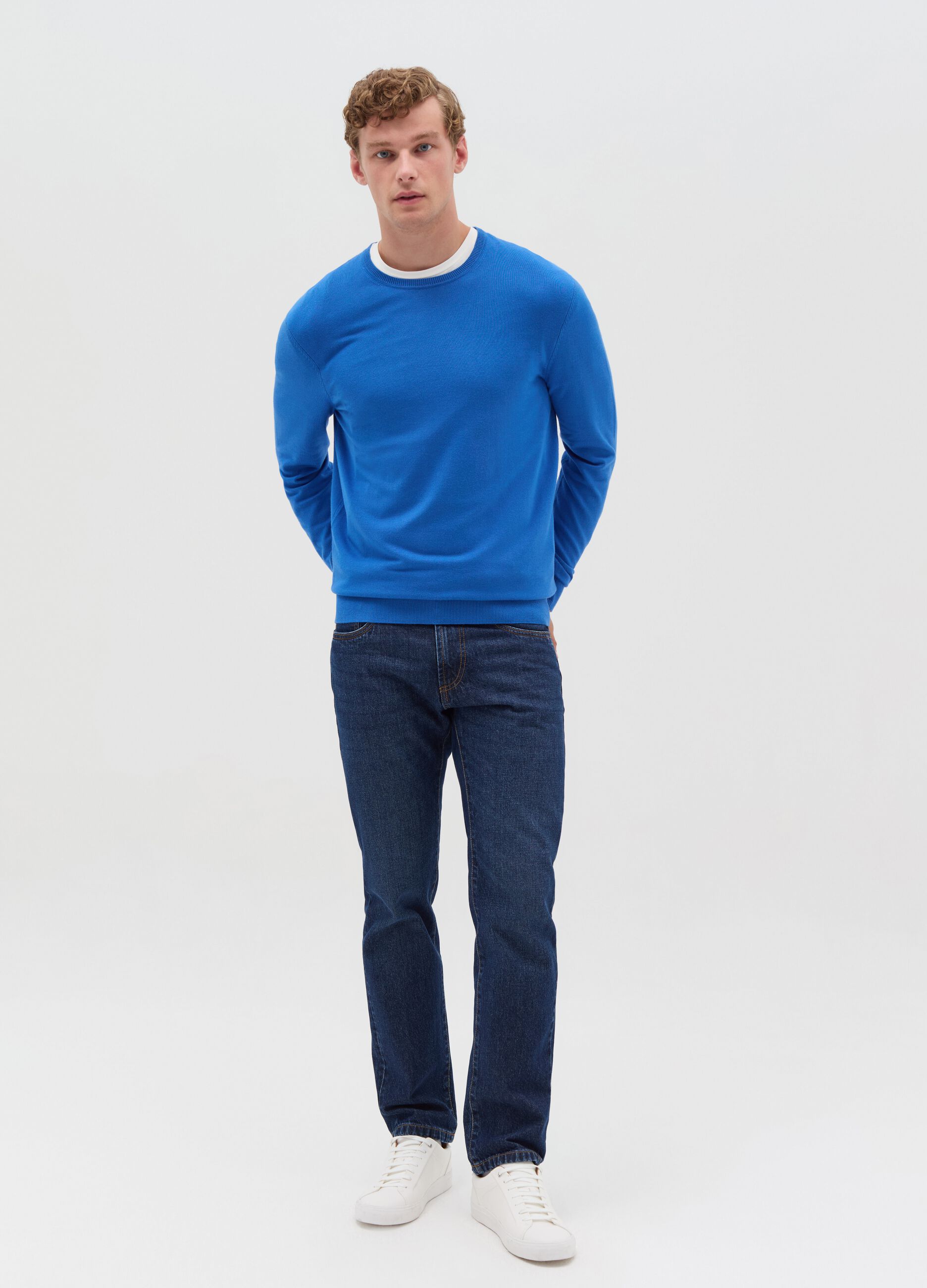 Round neck pullover