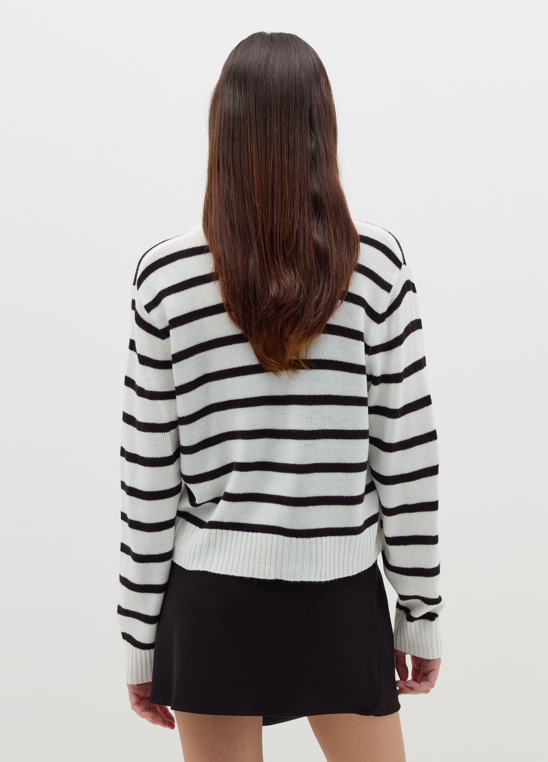 Cardigan with striped pattern and V neck