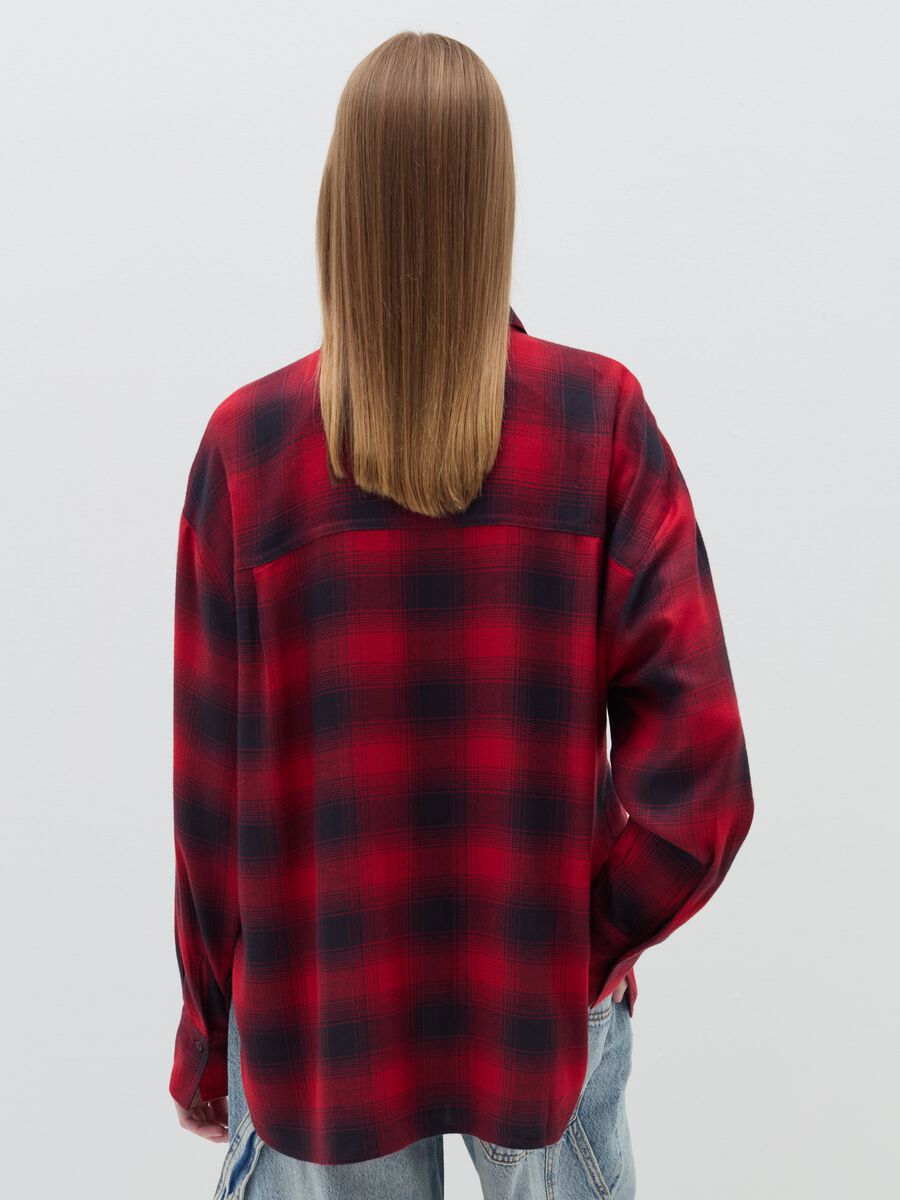 Oversized shirt with check pattern_2