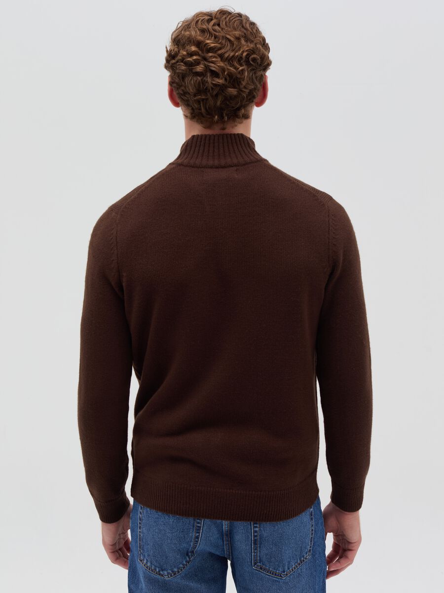 Pullover with half-zip neckline_2