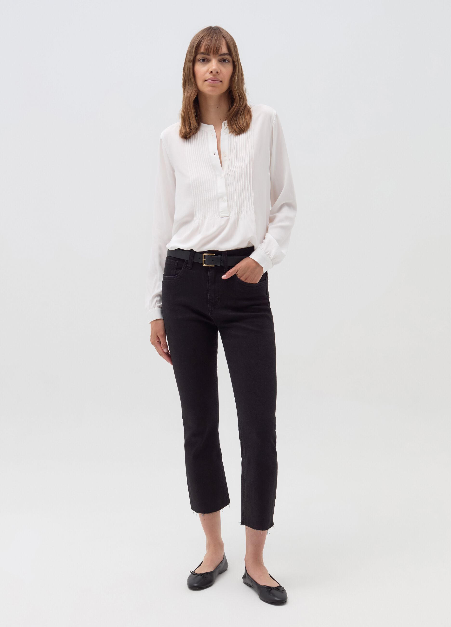 Flare-fit crop jeans with raw edging