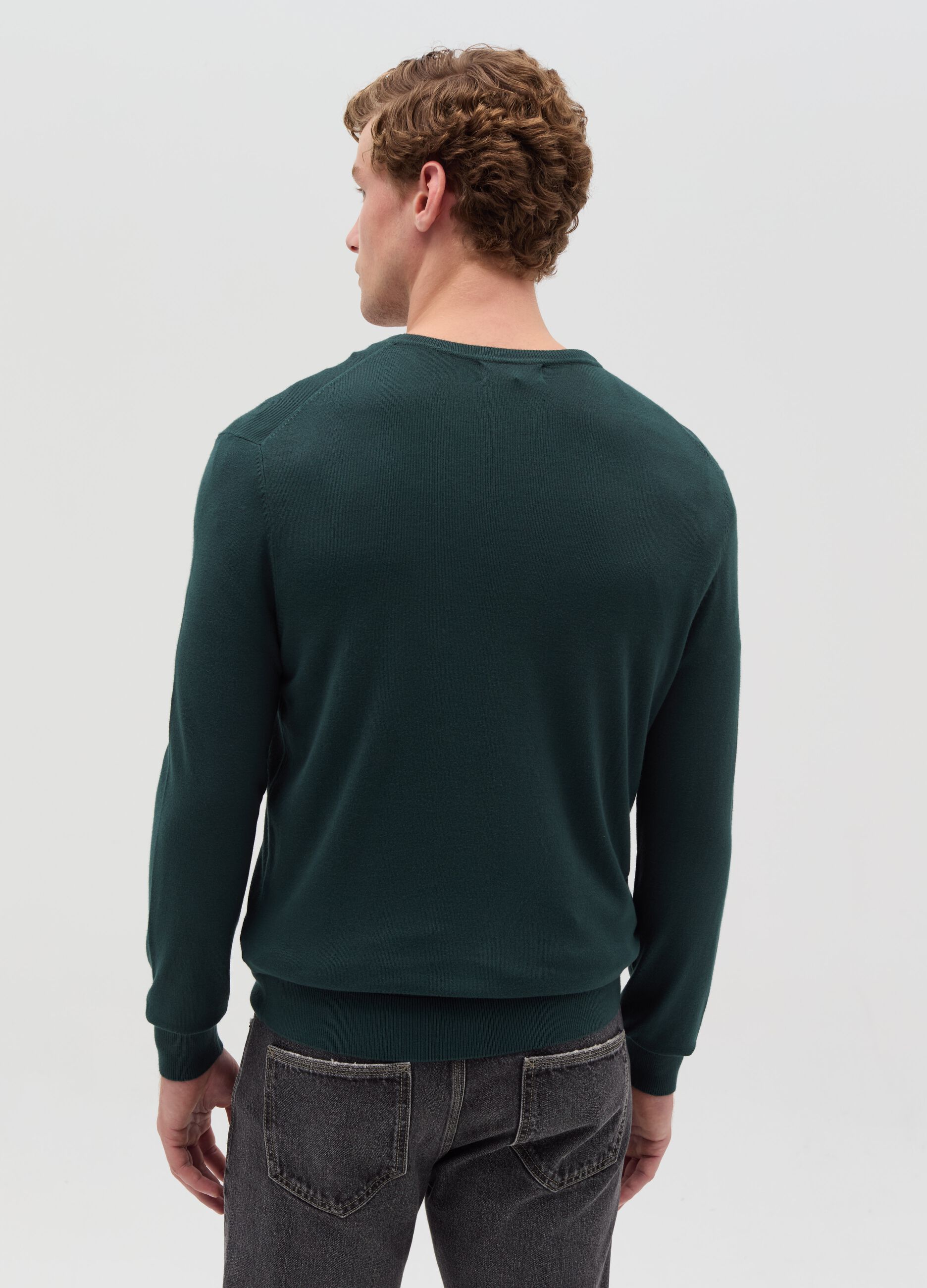 Round neck pullover