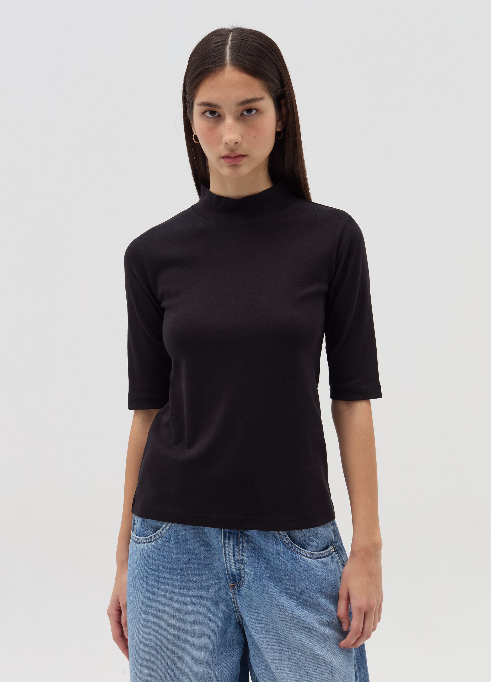 T-shirt with mock neck and elbow-length sleeves