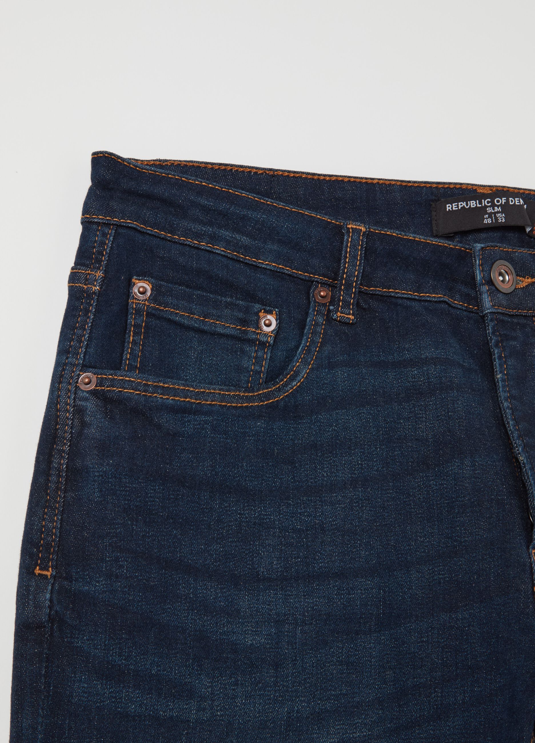 Slim-fit premium jeans in DualFX cotton