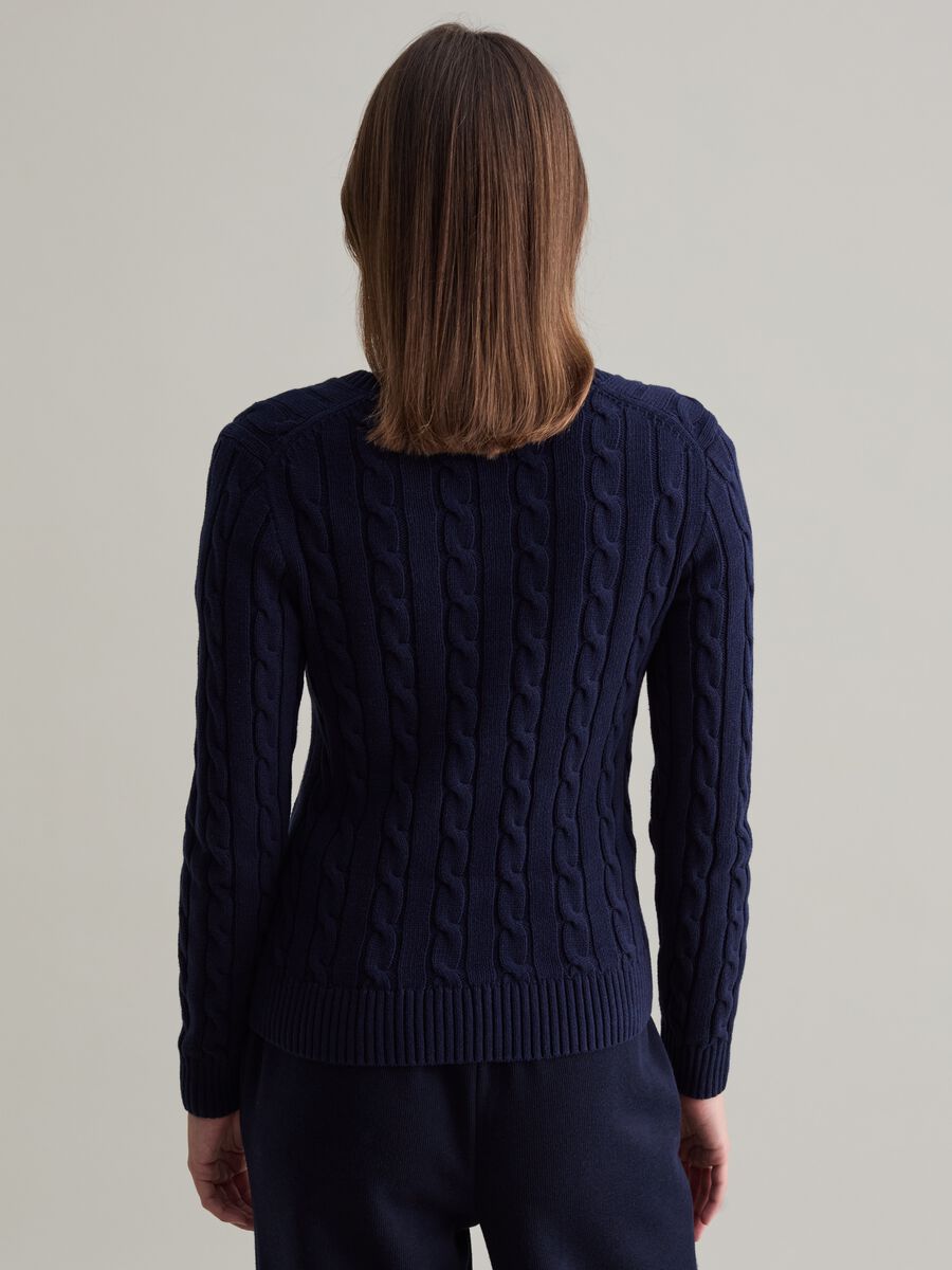 Cable-knit pullover with V neck_2