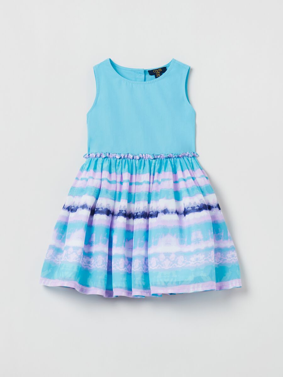 Sleeveless outfit with tie-dye skirt_0