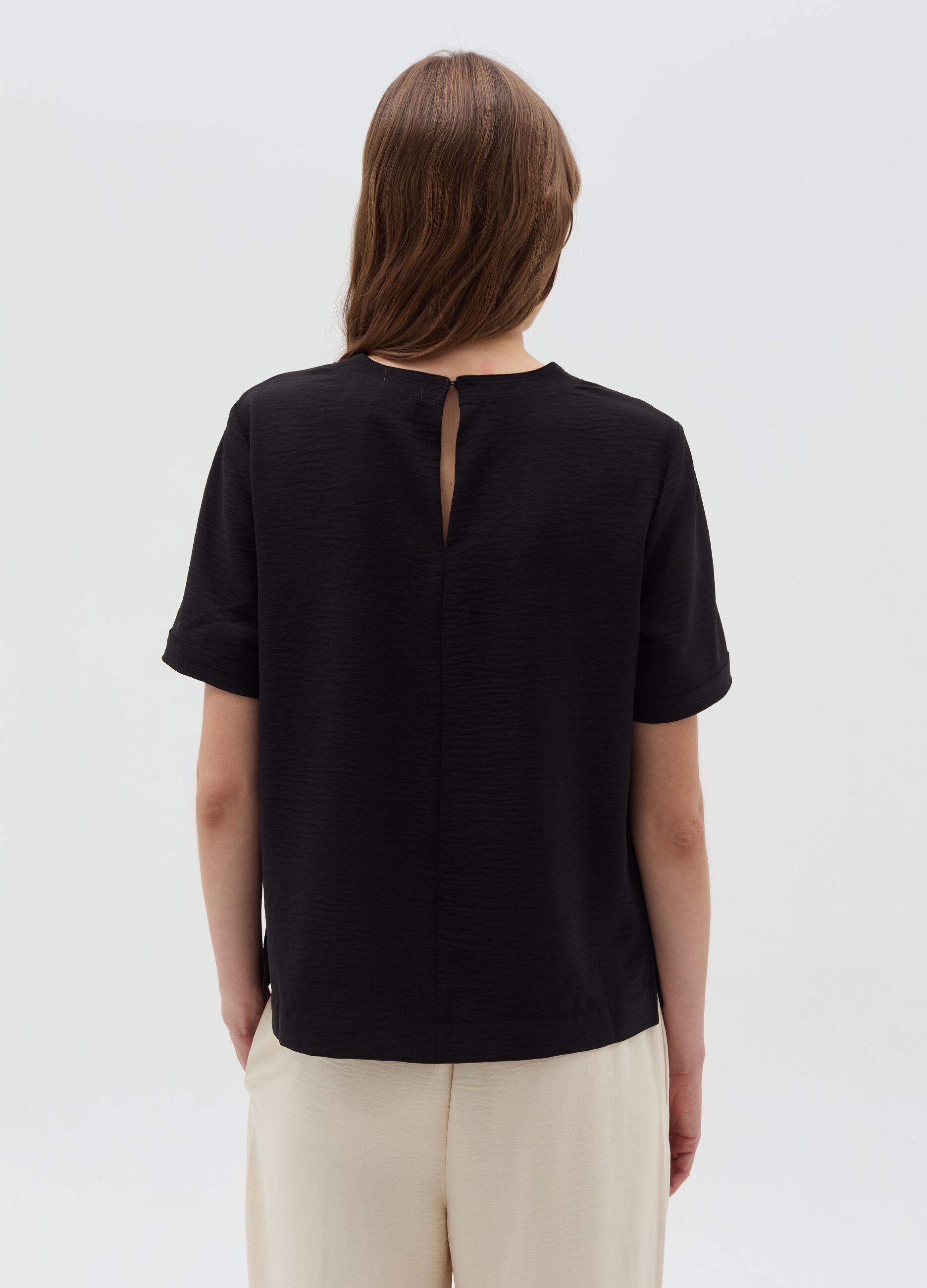 Crinkle-effect blouse with small splits