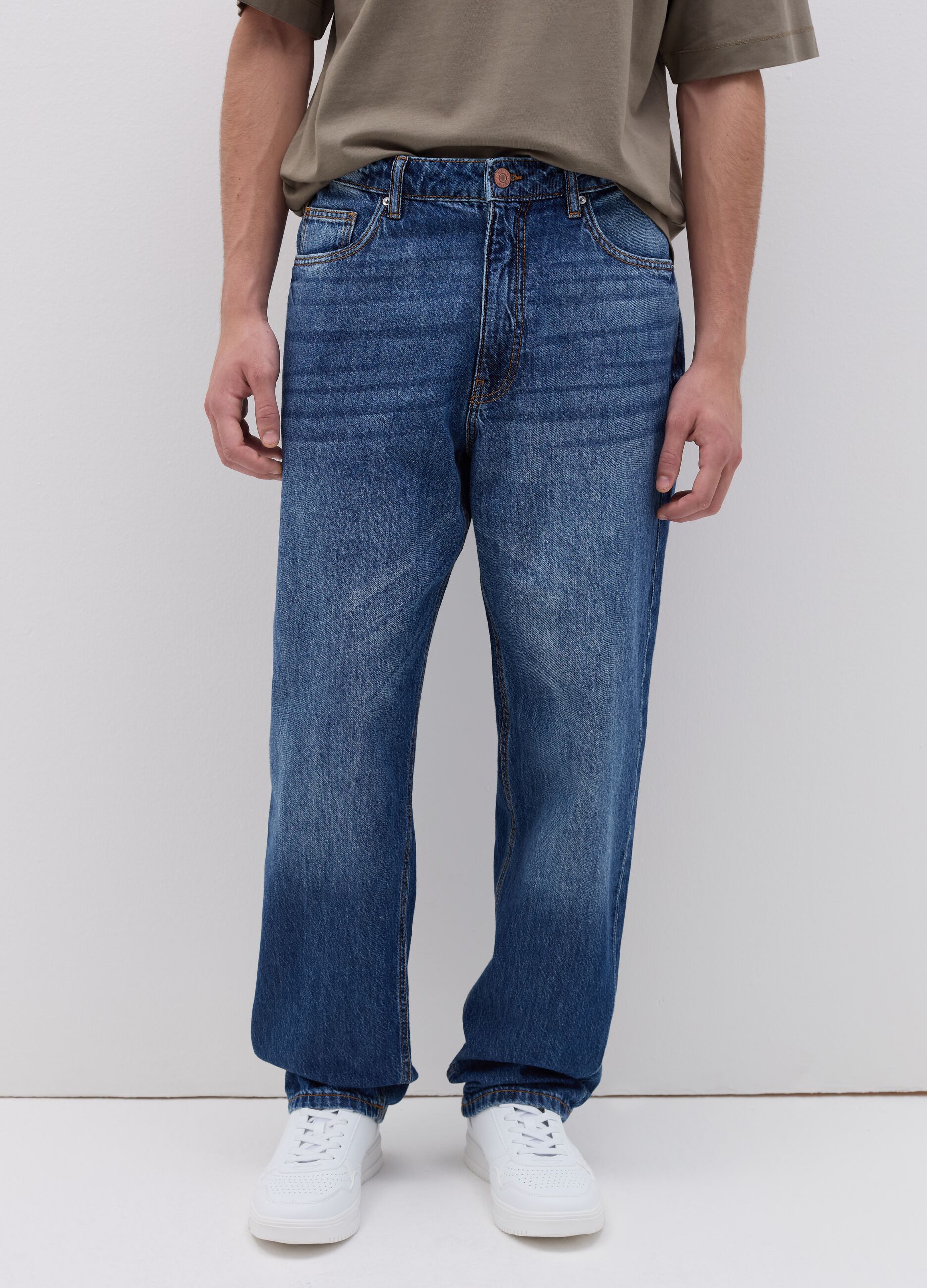 Baggy-fit jeans with five pockets