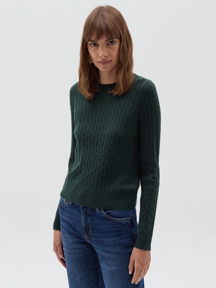 Ribbed pullover with cable-knit design_3