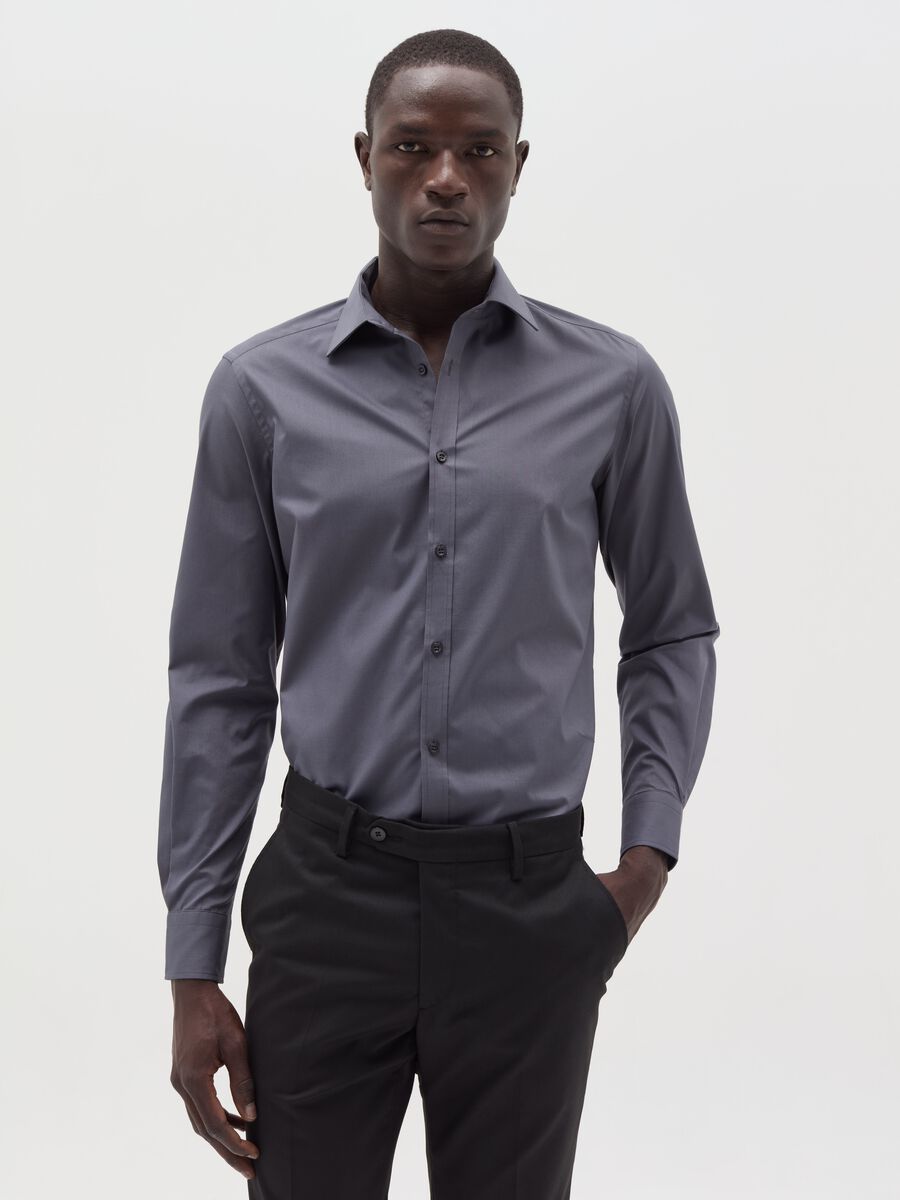 Slim-fit shirt with cut-away collar_0