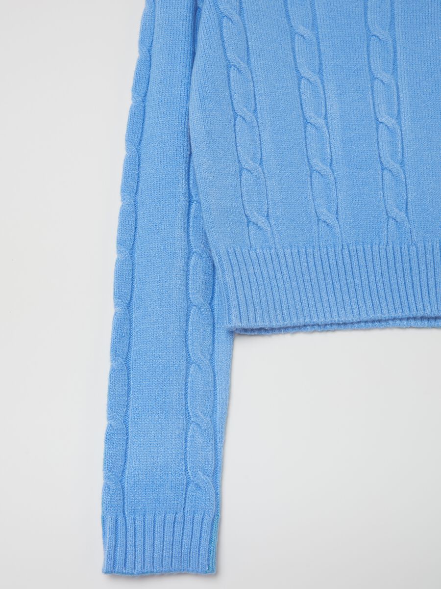 Cable-knit crop pullover with V neck_5