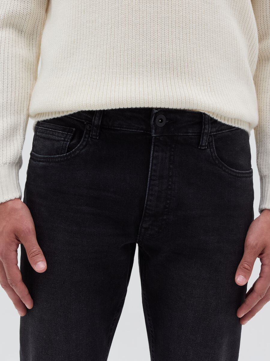 Comfort-fit jeans with five pockets_3