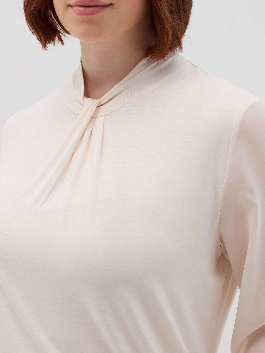 Curvy stretch viscose T-shirt with knot_2