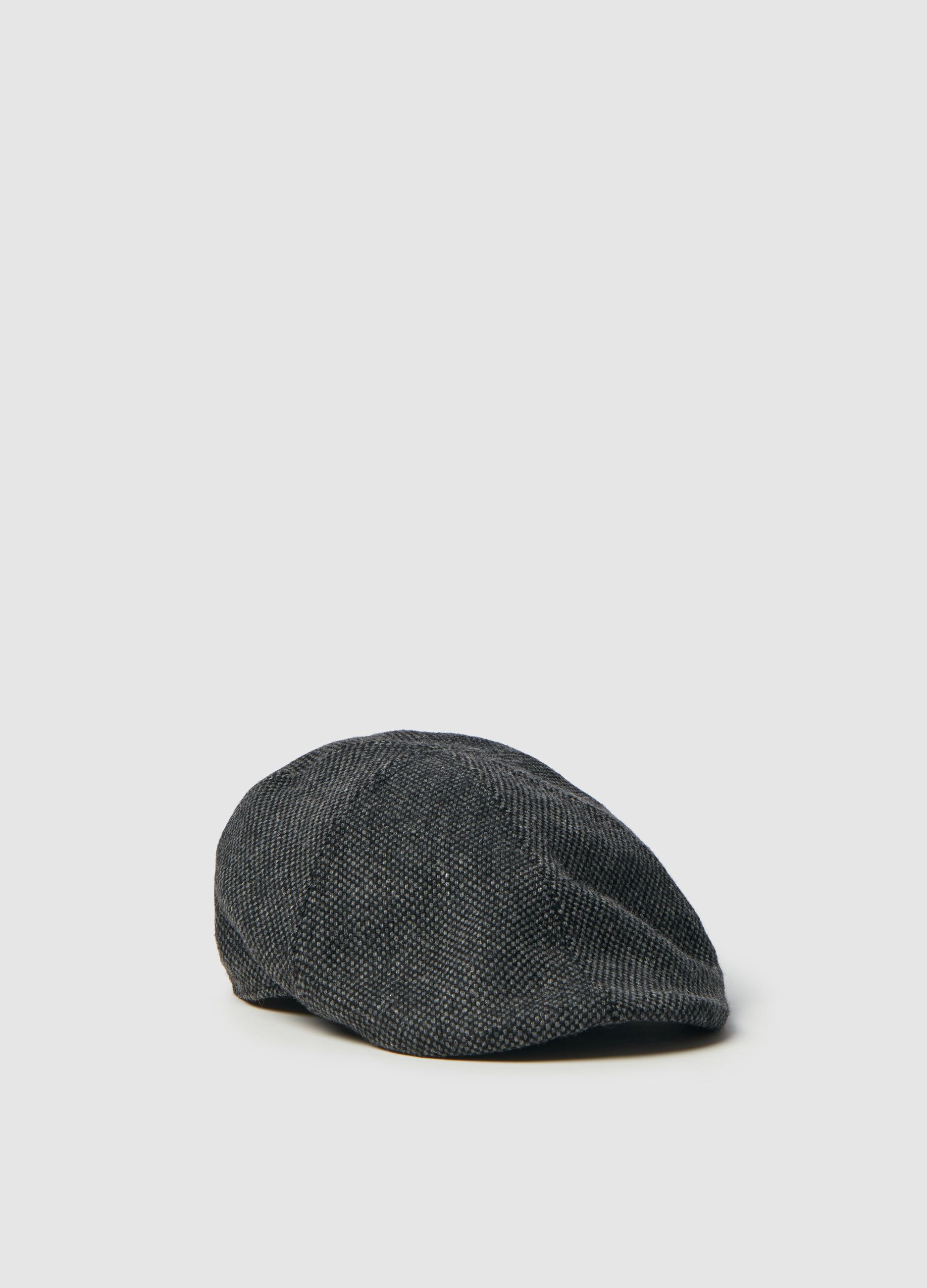 Flat cap with two-tone micro weave