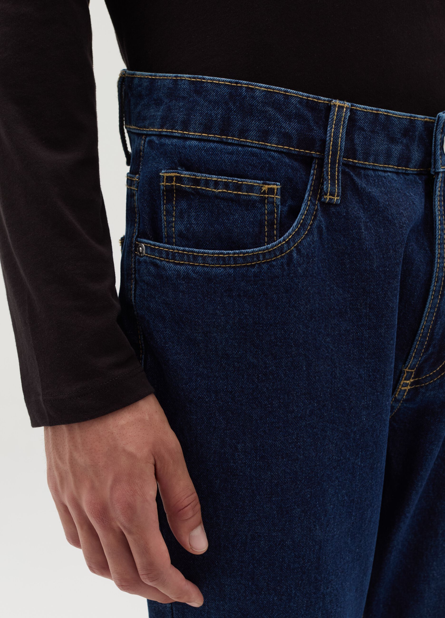 Slim-fit jeans