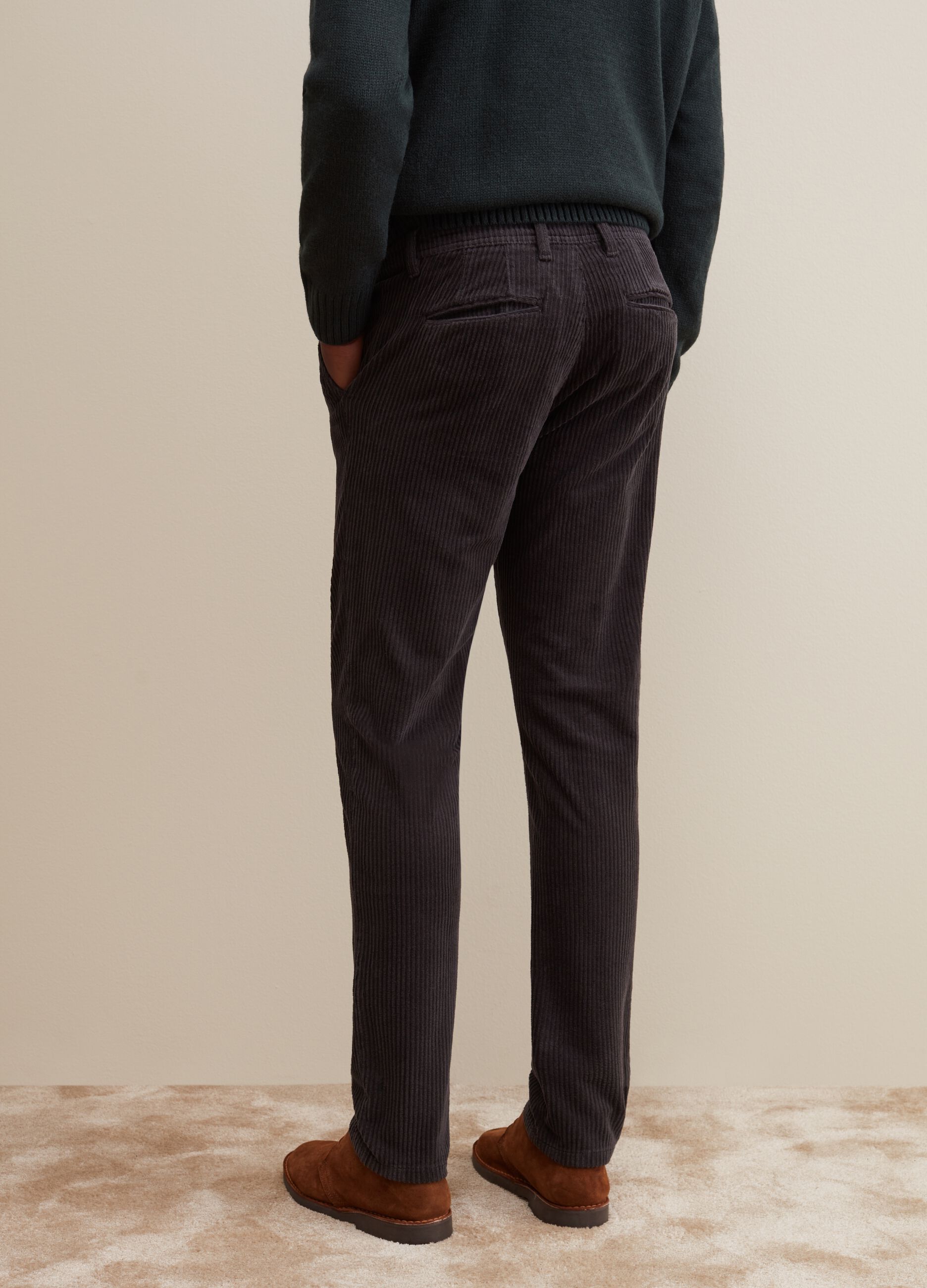 Pantaloni chino in corduroy