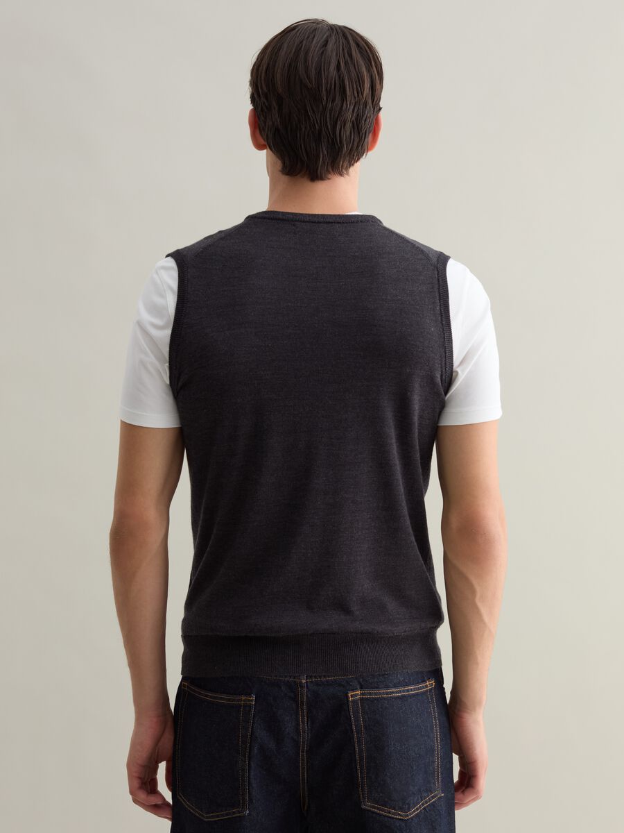 V-neck Merino wool waistcoat_3