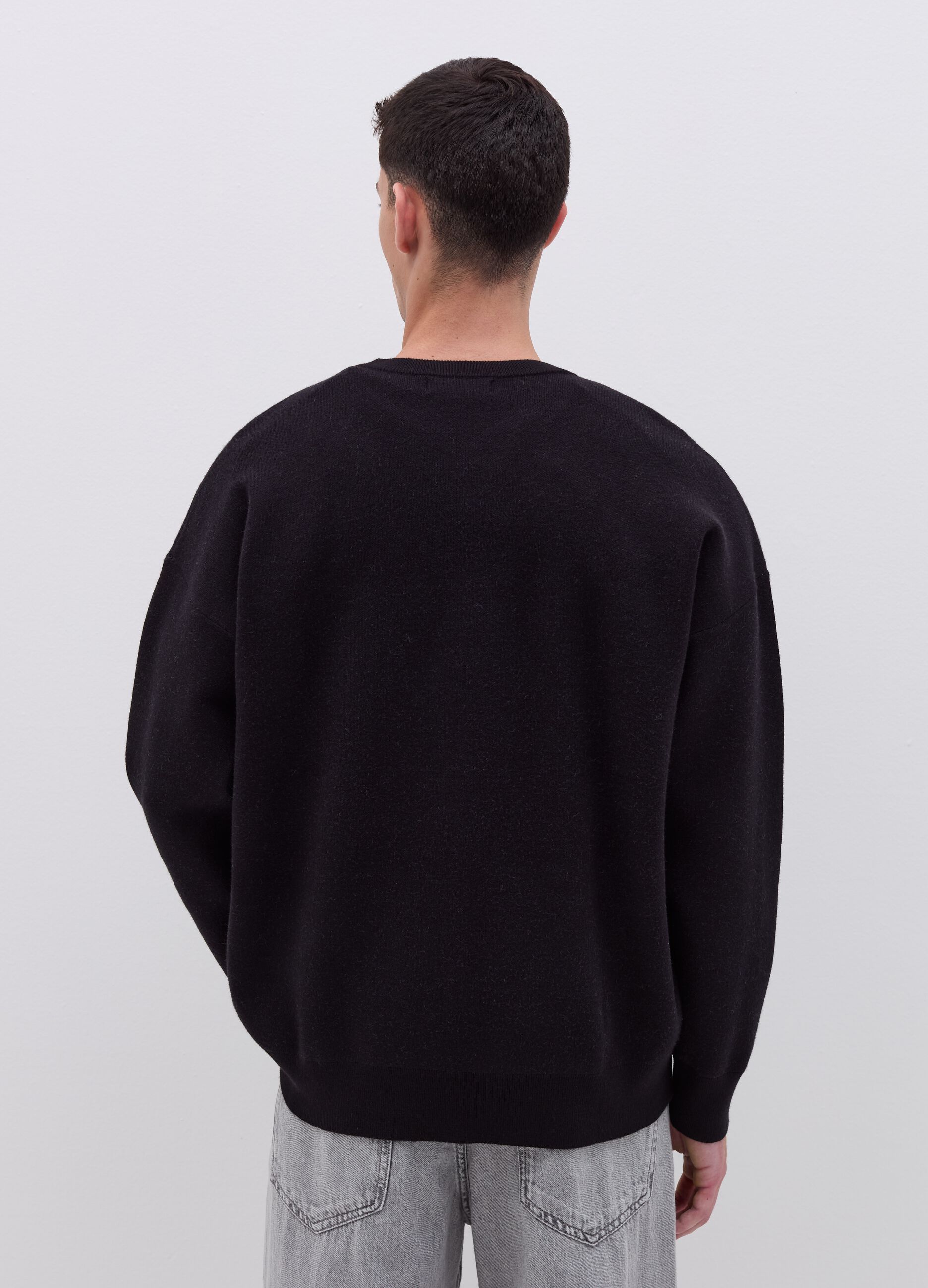 Pullover with jacquard lettering