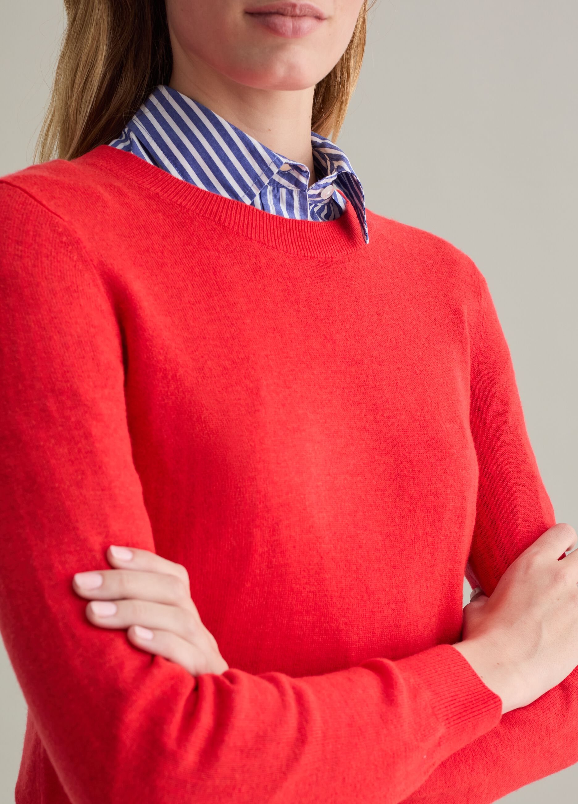 Wool pullover with round neck