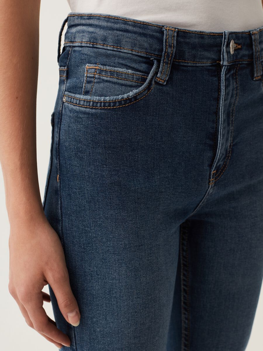 Flare-fit, high-rise jeans with fading_3