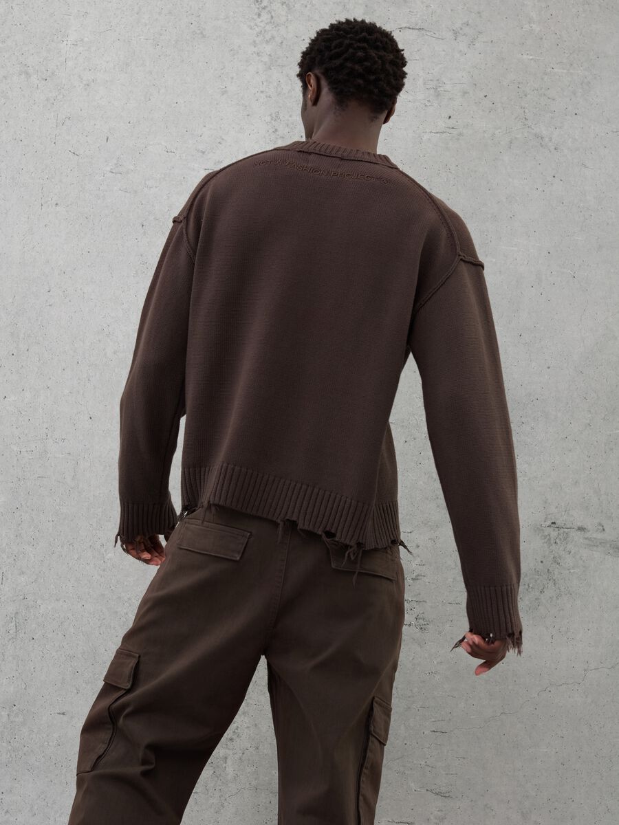 Crewneck Distressed Pullover Chocolate Brown_2