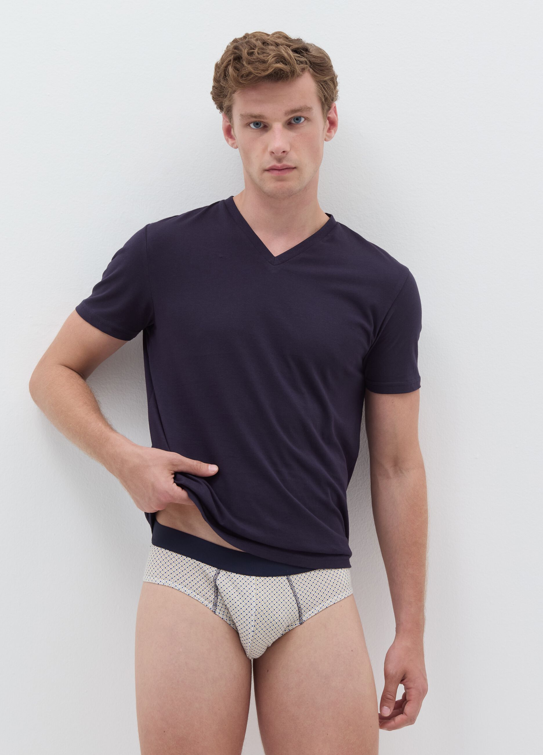 Three-pack briefs with external elastic and pattern