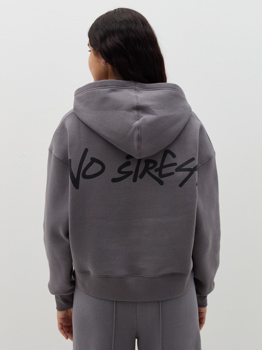 Oversized sweatshirt with hood and print_3