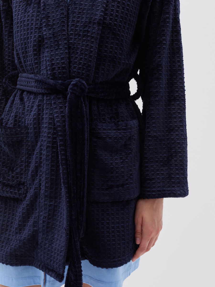 Short dressing gown in waffle weave_3