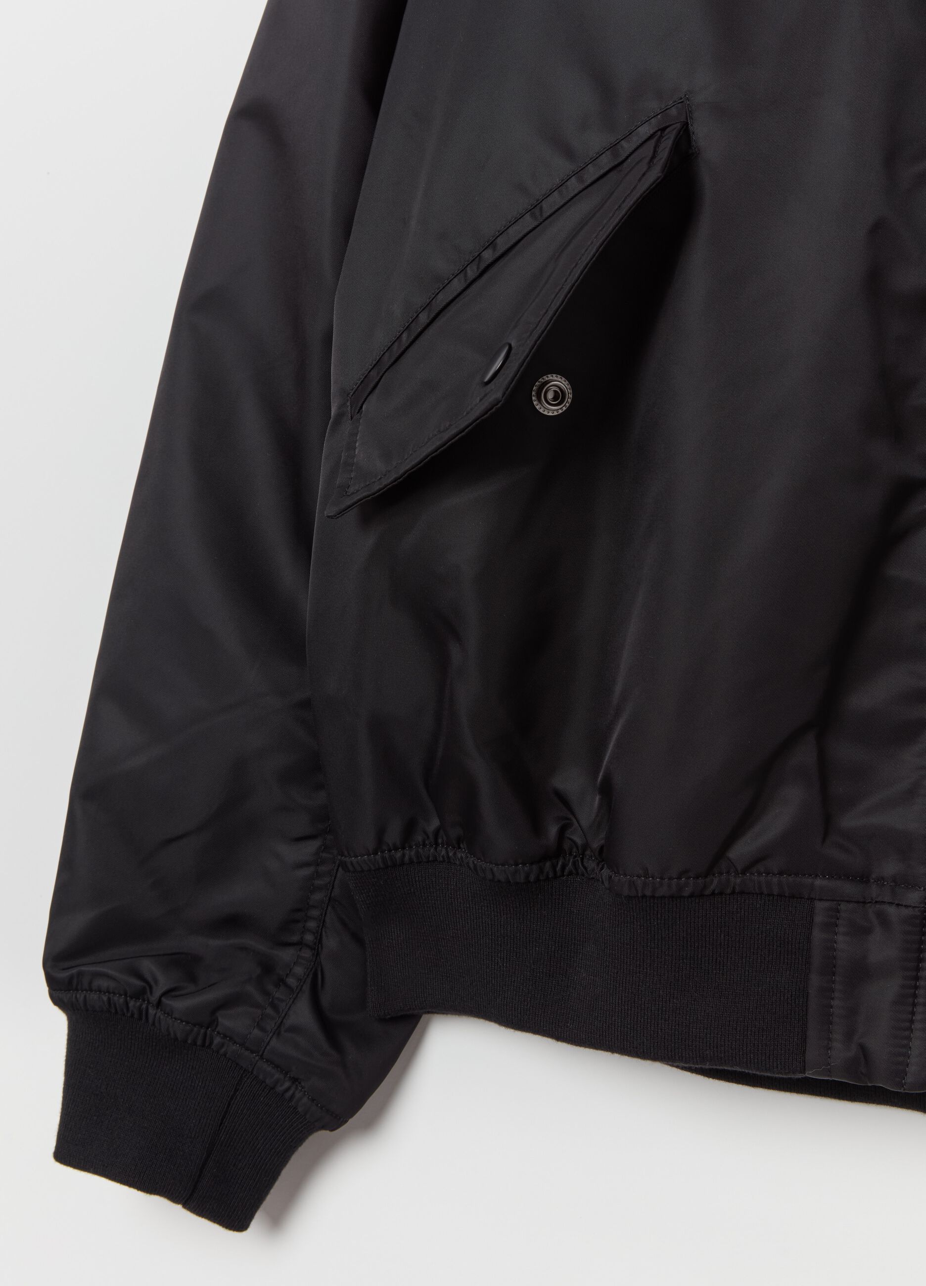 Solid colour full-zip bomber jacket