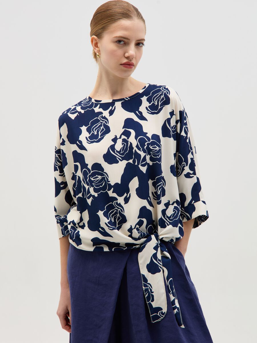 Blouse with roses print and knot_1