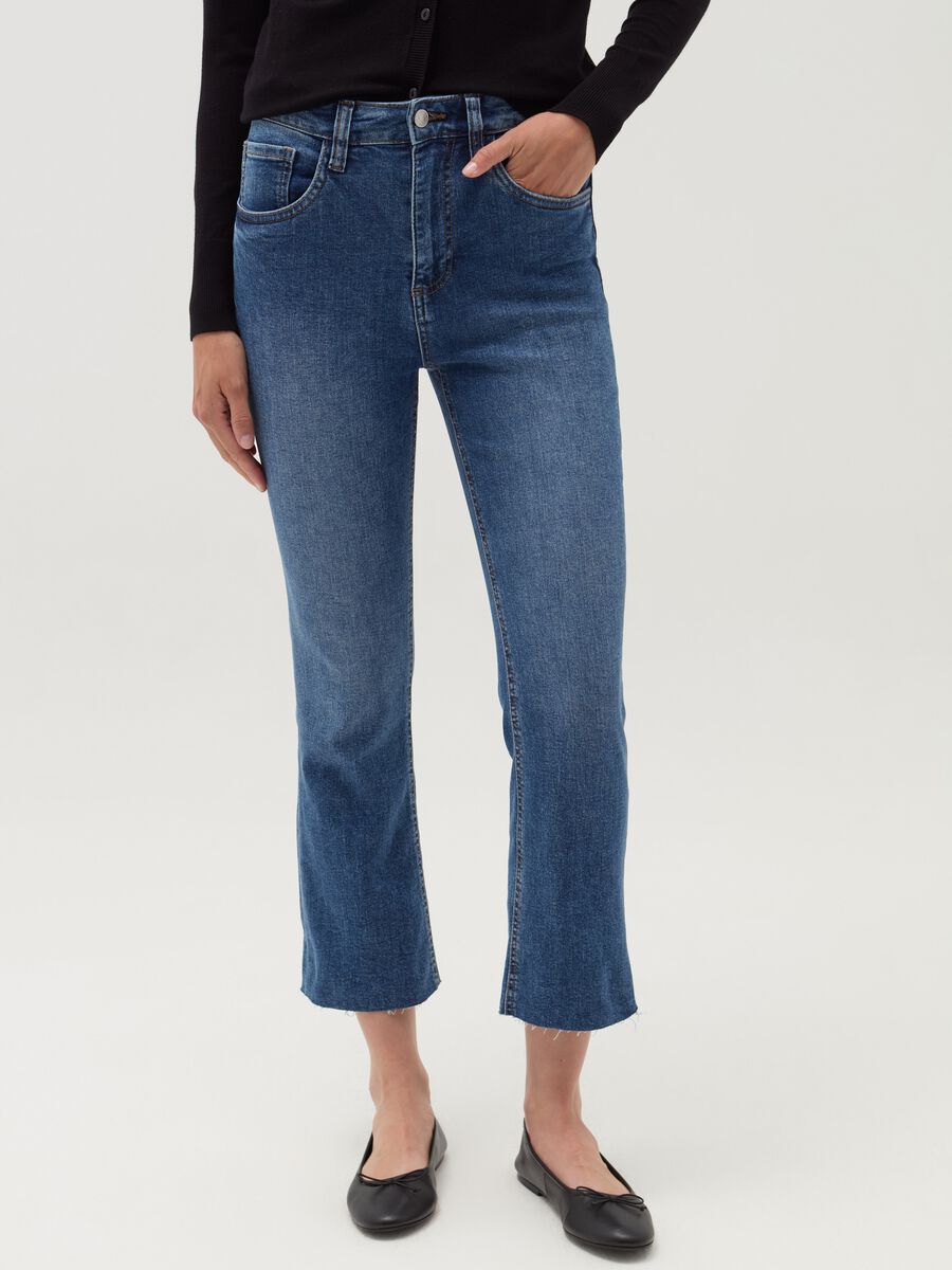 Flare-fit crop jeans with raw edging_1