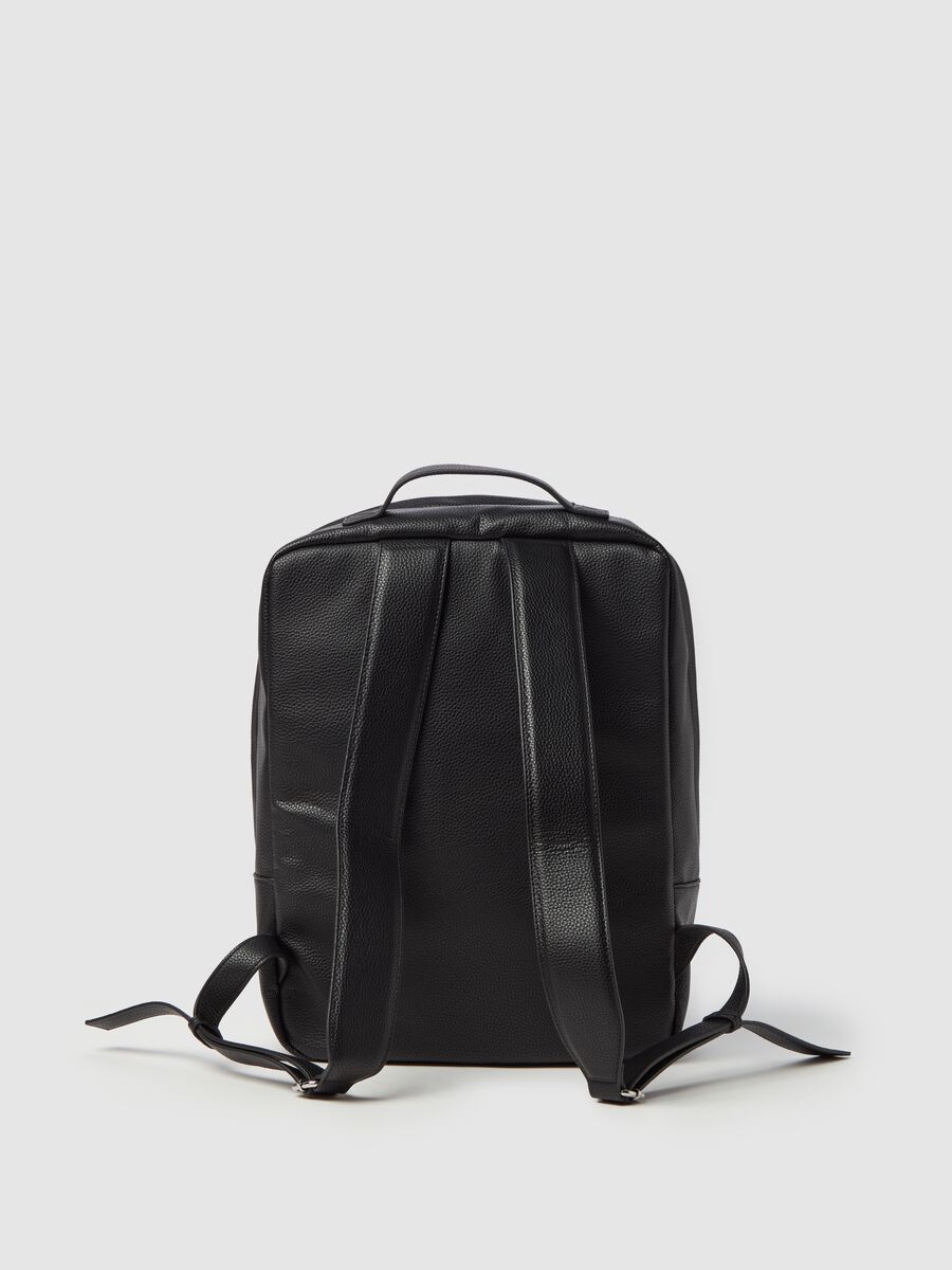 Textured black backpack with logo_1