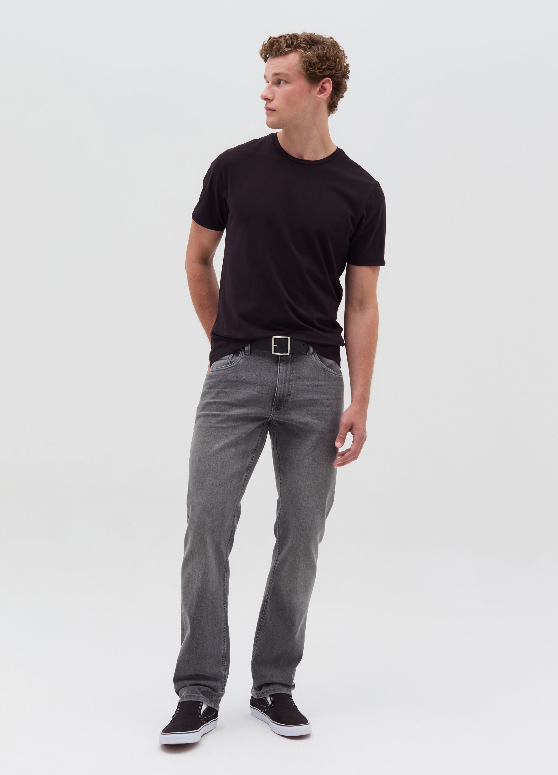 Comfort-fit jeans with five pockets