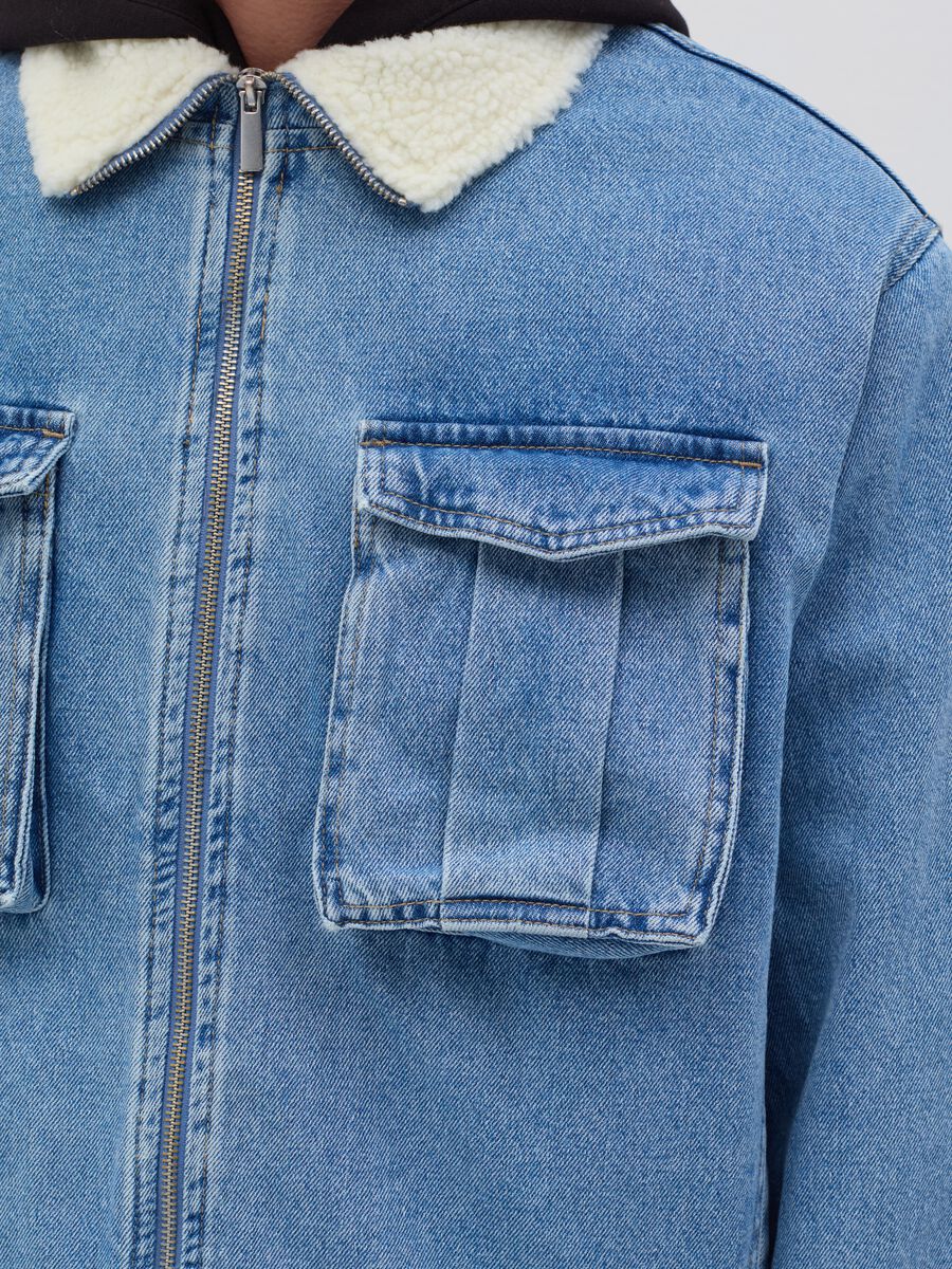 Short jacket in denim with sherpa collar_2