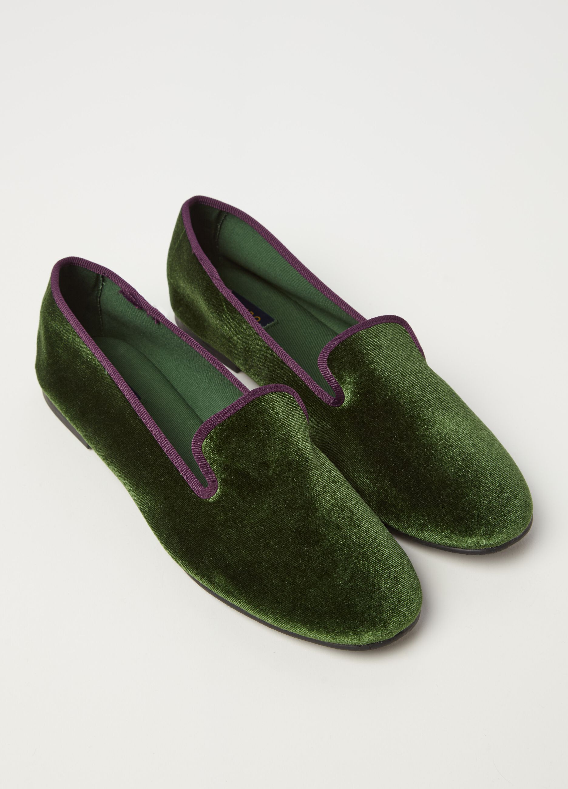 Slipper shoes with contrasting edging